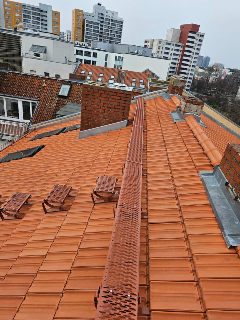 Dachdecker-Stefan-Dachsanierung-Dachdecker-Berlin-Zimmererarbeiten-Dachdaemmung-Garagendach-Terrassenueberdachung-Flachdachsanierung-062